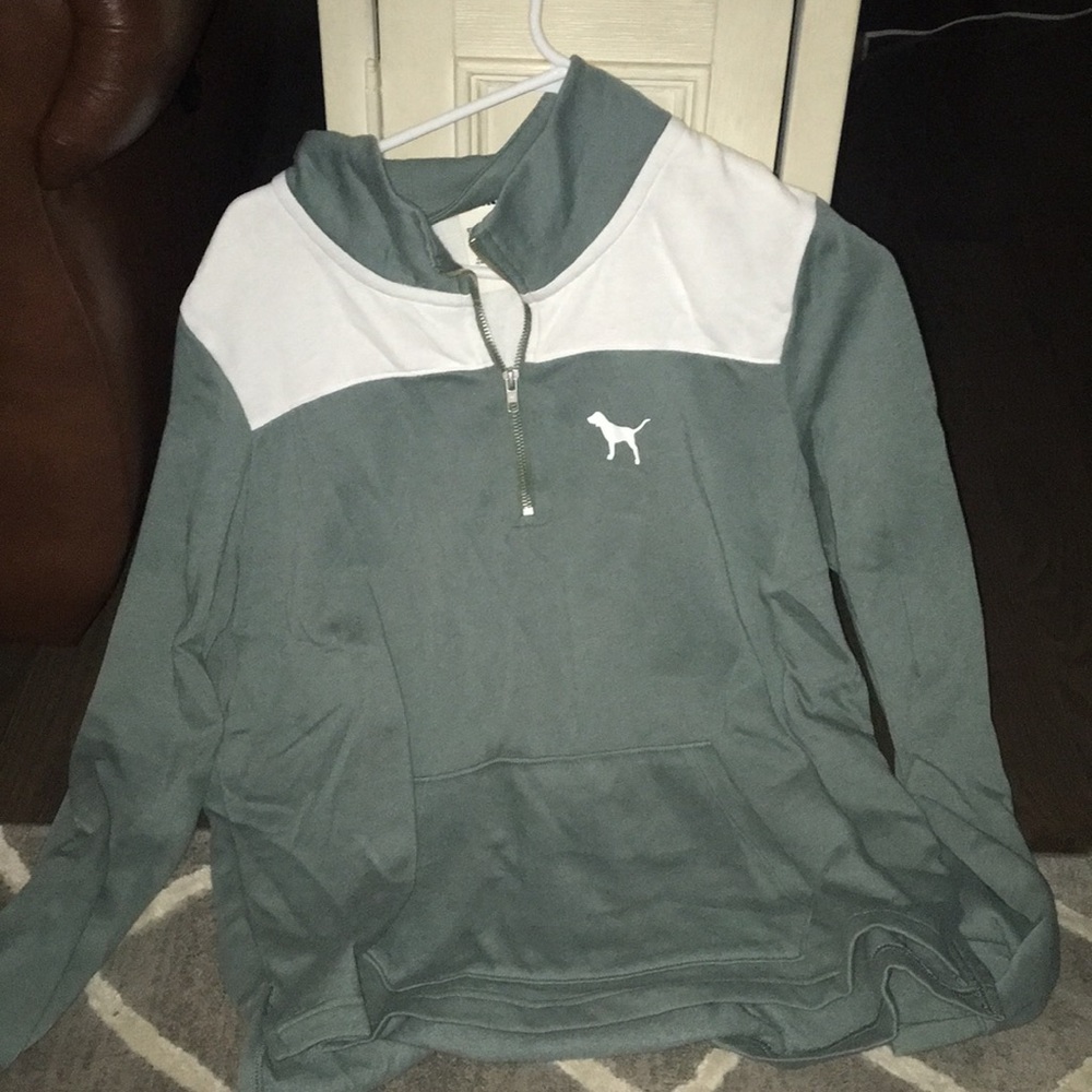 VS Quarter Zip